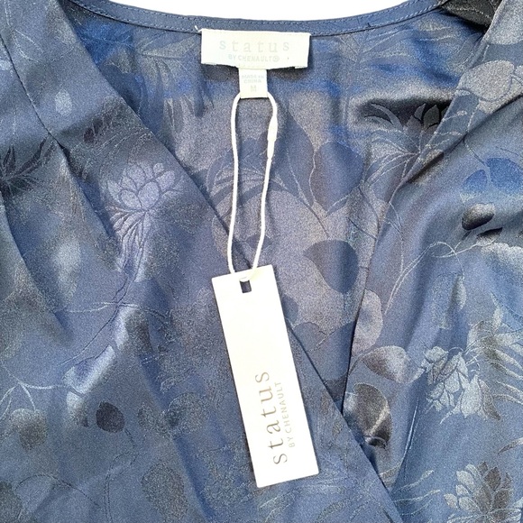 Status By Chenault Women's Navy Blue Floral Crossover Long-Sleeve Blouse Size M - Picture 5 of 11